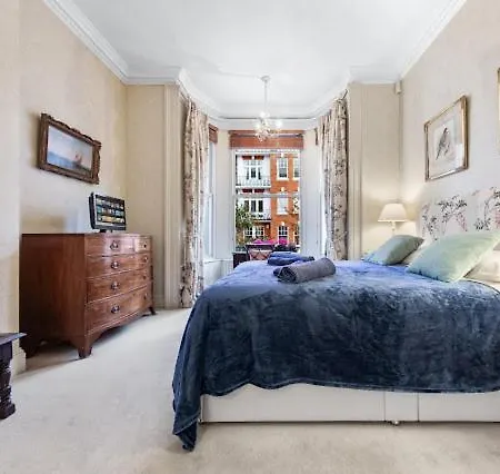 Apartment Chelsea Snug With Garden London