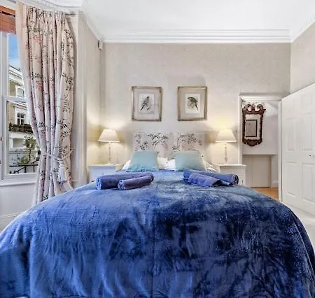 Chelsea Snug With Garden Apartment London