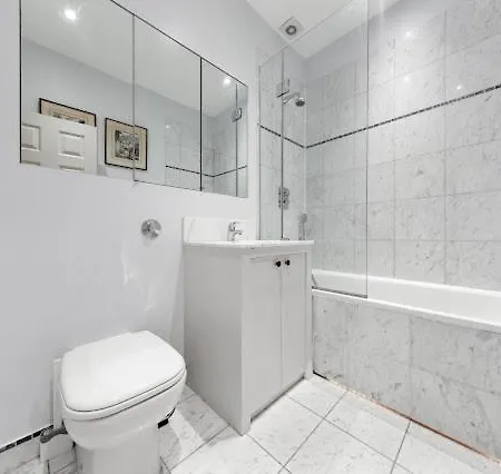 Chelsea Snug With Garden Apartment
