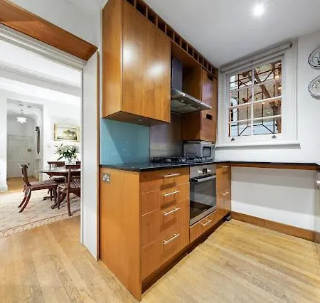 Apartment Chelsea Snug With Garden London