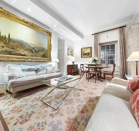 Chelsea Snug With Garden Apartment