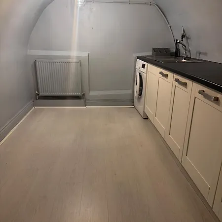 Spacious 2 Bedroom In Woolwich 15 Minutes To 02 Apartment *