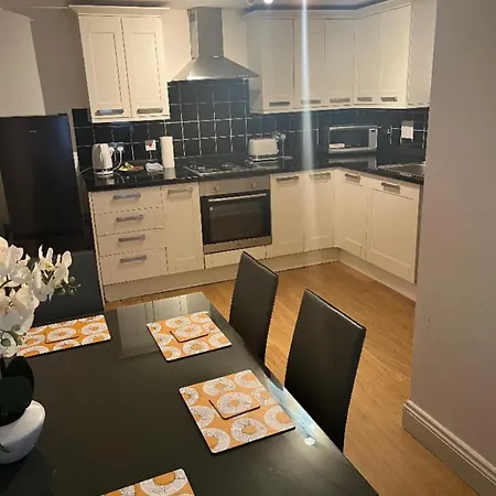 Spacious 2 Bedroom In Woolwich 15 Minutes To 02 * London