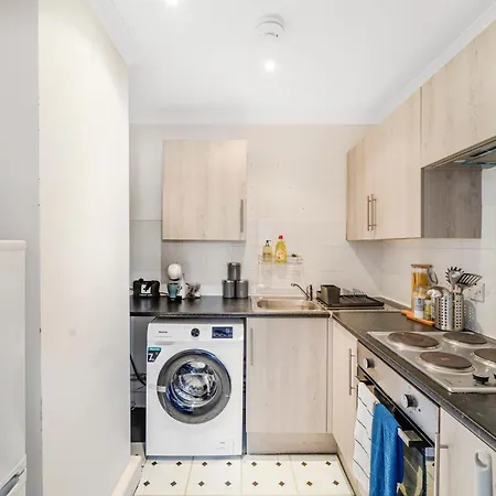 Apartment 1br & 2br Apts By Livestay Short Lets & Serviced With Free Wifi