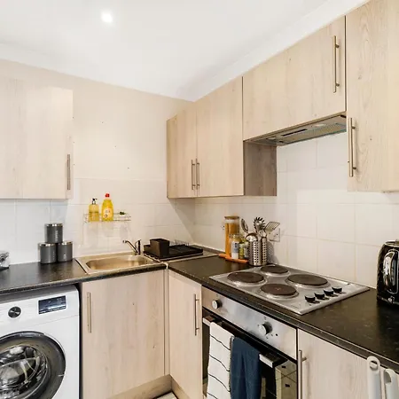 1br & 2br Apts By Livestay Short Lets & Serviced With Free Wifi *