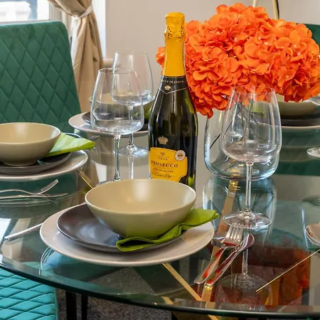 1br & 2br Apts By Livestay Short Lets & Serviced With Free Wifi
