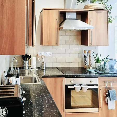 Olympia 2 Bed Terrace London