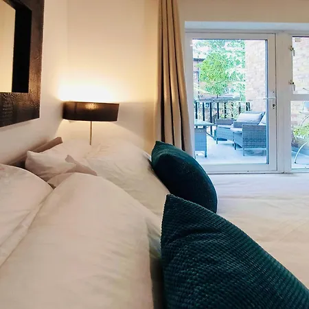 Apartment Olympia 2 Bed Terrace London