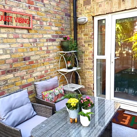 Olympia 2 Bed Terrace * London