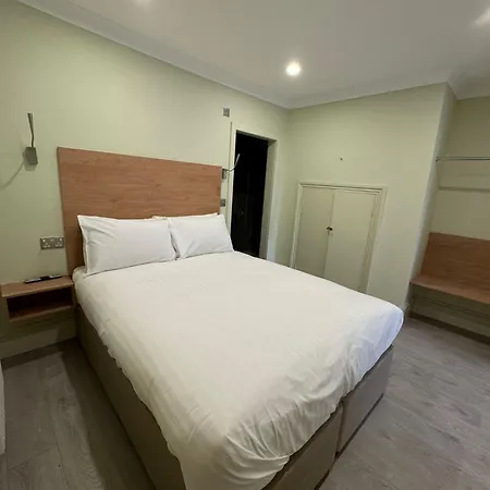 Marldon Olympia Hotel London