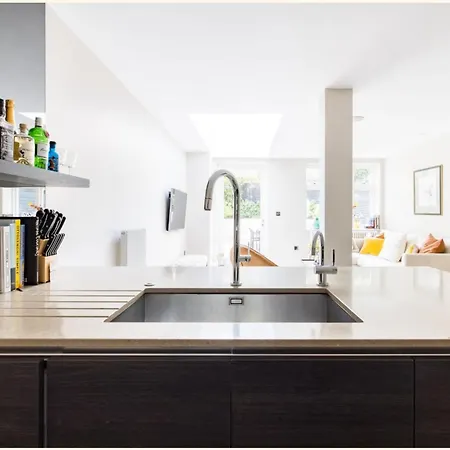 Sweet Hampstead Heath Apartment