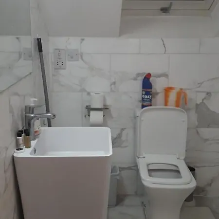 371 Cranbrook Rd Ig2 Guest house Ilford