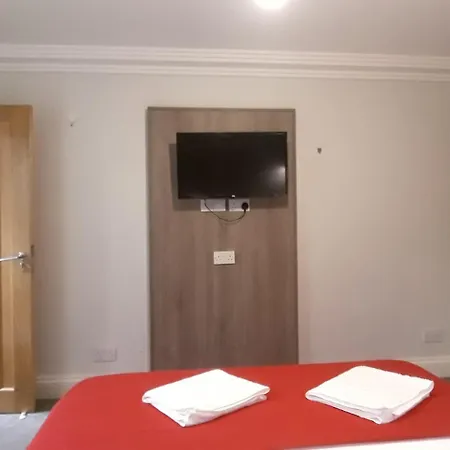 371 Cranbrook Rd Ig2 Ilford