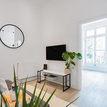 Lady On The Lane- 2 Bed Primrose Hill * London