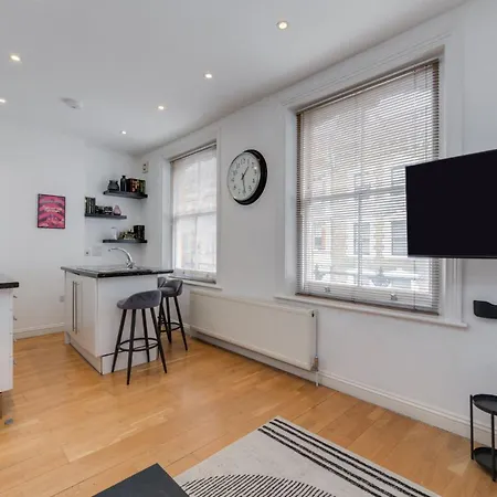Apartamento The Lipstick Palace - Fitzrovia - By Frankie Says Londres