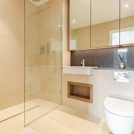 Spacious 2 Bed Fulham Riverside Flat *