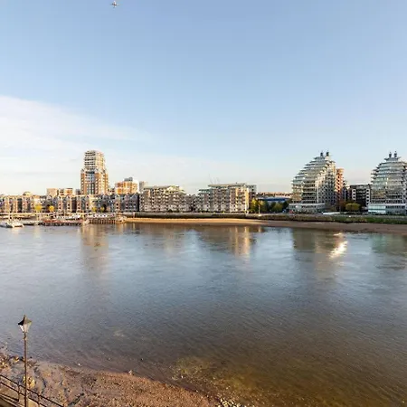 Spacious 2 Bed Fulham Riverside Flat *