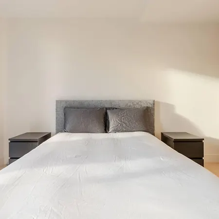 Spacious 2 Bed Fulham Riverside Flat *