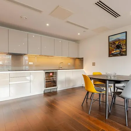 Spacious 2 Bed Fulham Riverside Flat