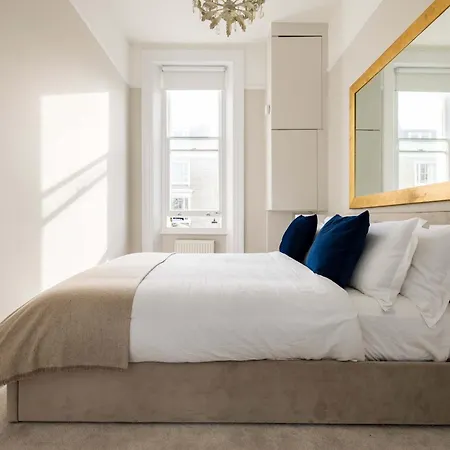 Apartment Chic & Sunlit Earls Court Flat London