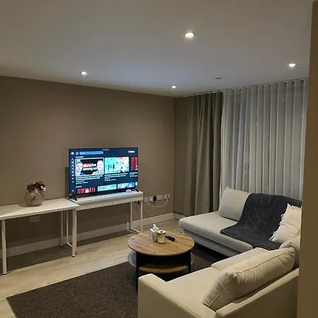 Apartment London 1 Bed Flat W Balcony *