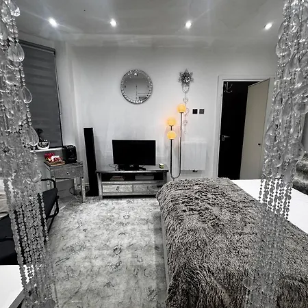 Modern One Bedroom Flat In Twickenham For Business Travelers Apartment *