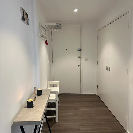Apartment Chic 2-bedroom With Stunning Views In