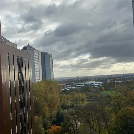 Apartment Chic 2-bedroom With Stunning Views In London