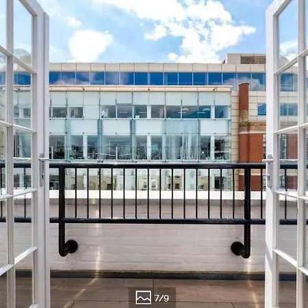 2br Penthouse With Balcony London