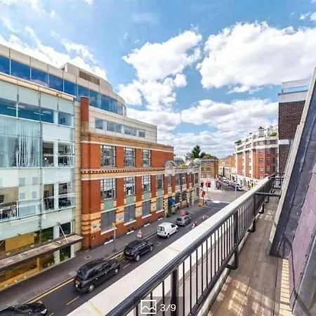Apartment 2br Penthouse With Balcony London