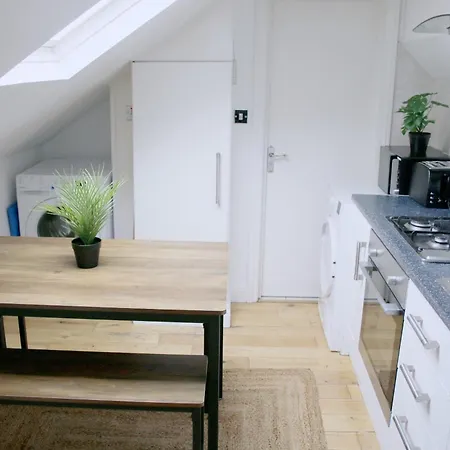 Cosy 3 Bedroom Flat, Hackney *