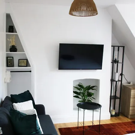 Cosy 3 Bedroom Flat, Hackney London