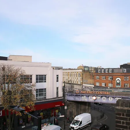 Cosy 3 Bedroom Flat, Hackney Apartment *