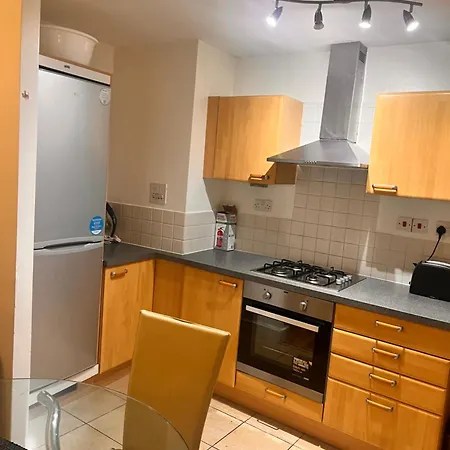 Lovely 2 Bedroom River View * London