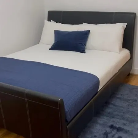 Lovely 2 Bedroom River View London