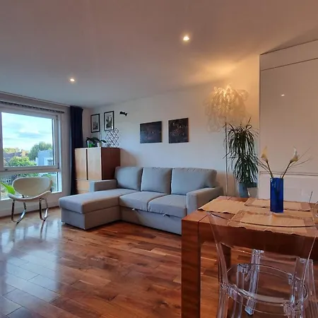 Bridge Spacious Apartment