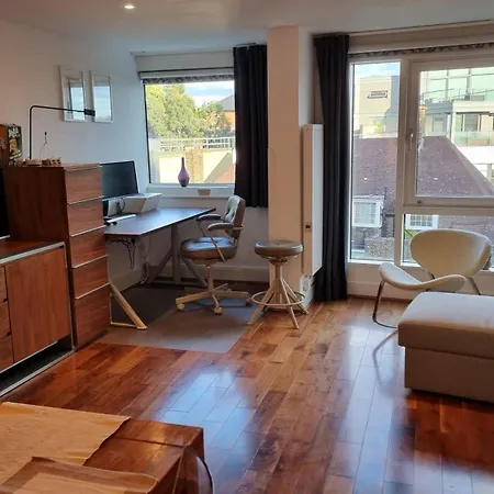 Apartment Bridge Spacious