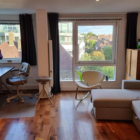 Apartment Bridge Spacious London