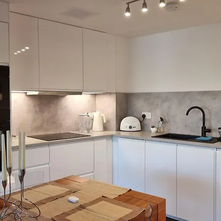 Bridge Spacious Apartment *