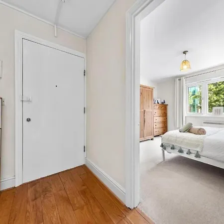 Cosy Near Canary Wharf London