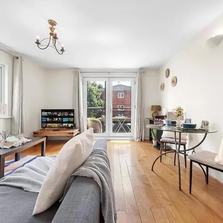 Apartment Cosy Near Canary Wharf