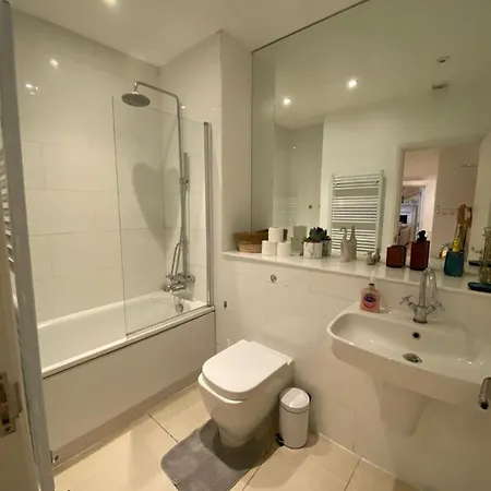 Lavish Sleep 10 In Soho Apartment