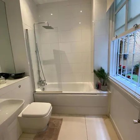 Apartment Lavish Sleep 10 In Soho *