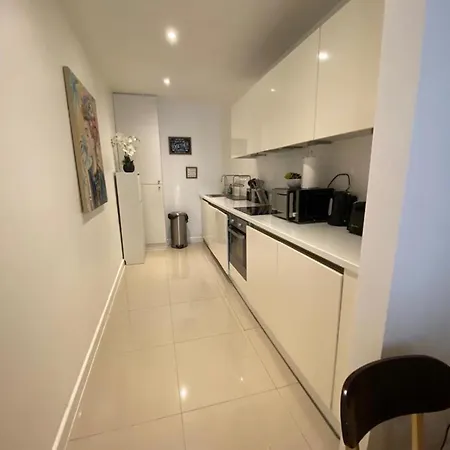 Lavish Sleep 10 In Soho Apartment London