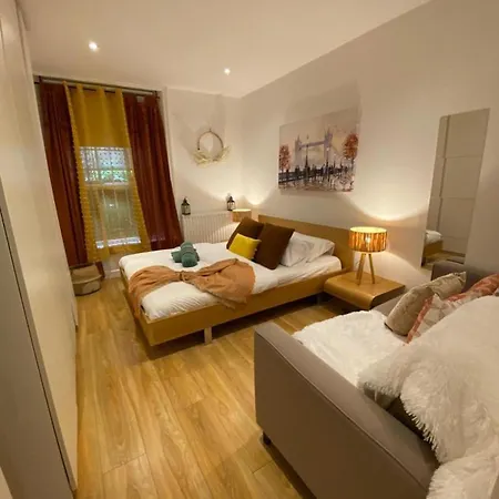 Lavish Sleep 10 In Soho *