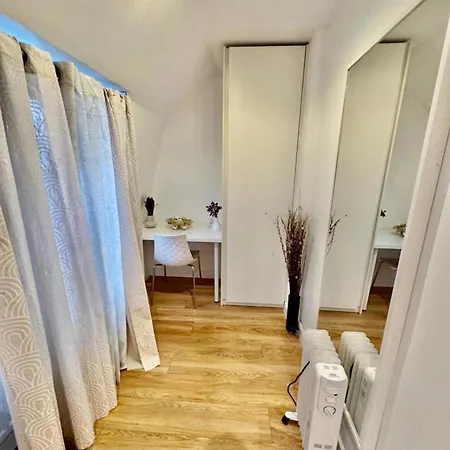 Apartment Lavish Sleep 10 In Soho
