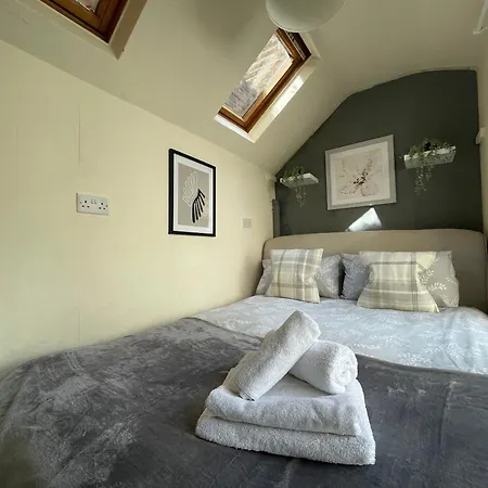 Gorgeous And Cosy 2 Bed In Fulham Apartment *
