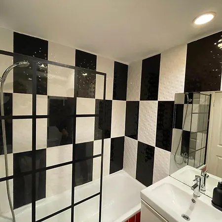 Apartment Modern And Luxurious 2 Bed