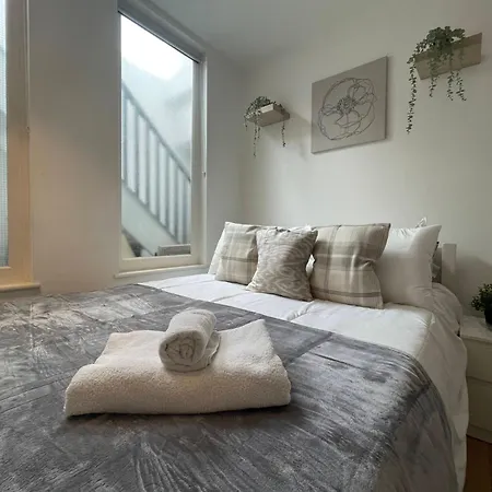 Apartment Modern And Luxurious 2 Bed