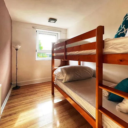 Ethan's Place In Mile End - 2 Double Beds, 1 Bunk Bed, Max 6, Spacious, Ideal For Families * London